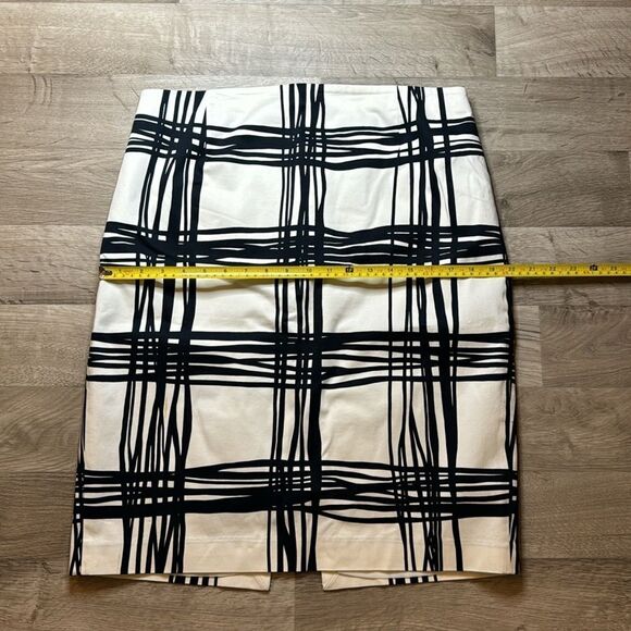 Express Design Studio High-Waist Skirt. Size 12. Lined skirt. - Picture 6 of 6